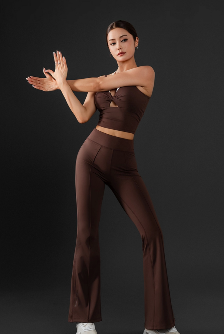 ツイストデザイン スポーツセットアップ