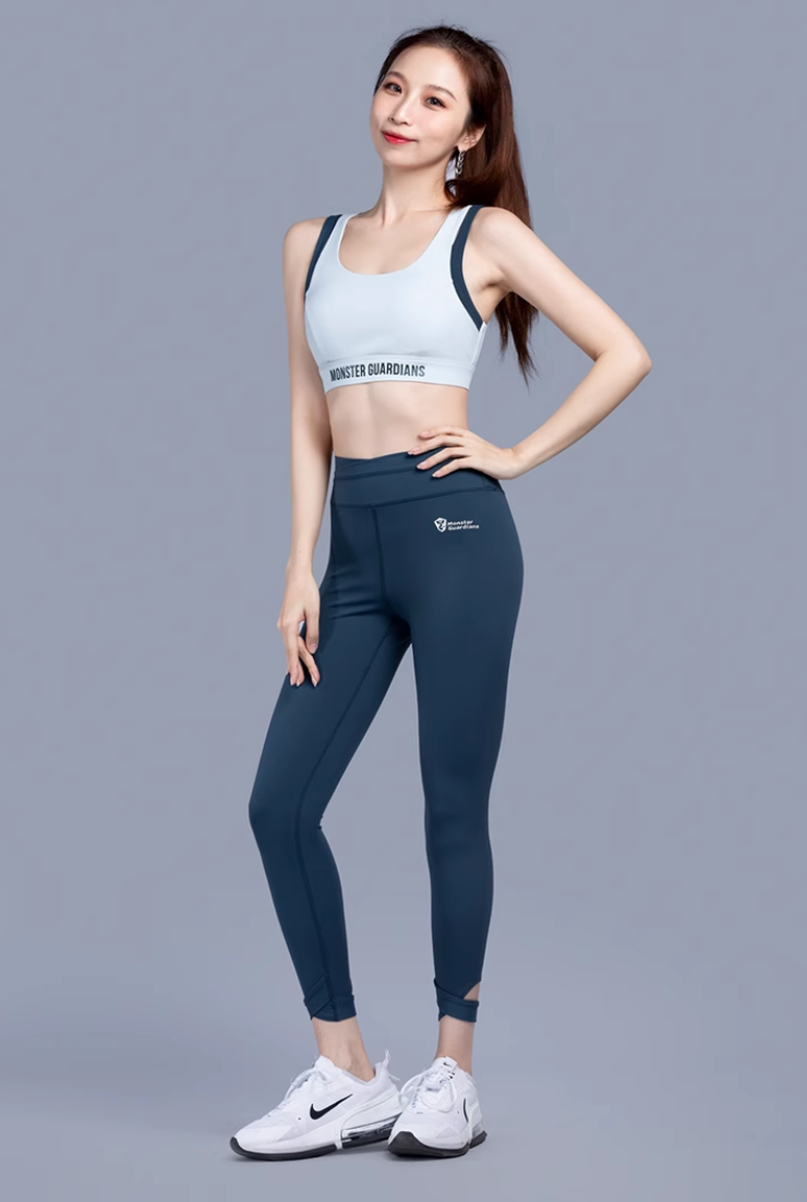 Wide straps beautiful back fitness bra