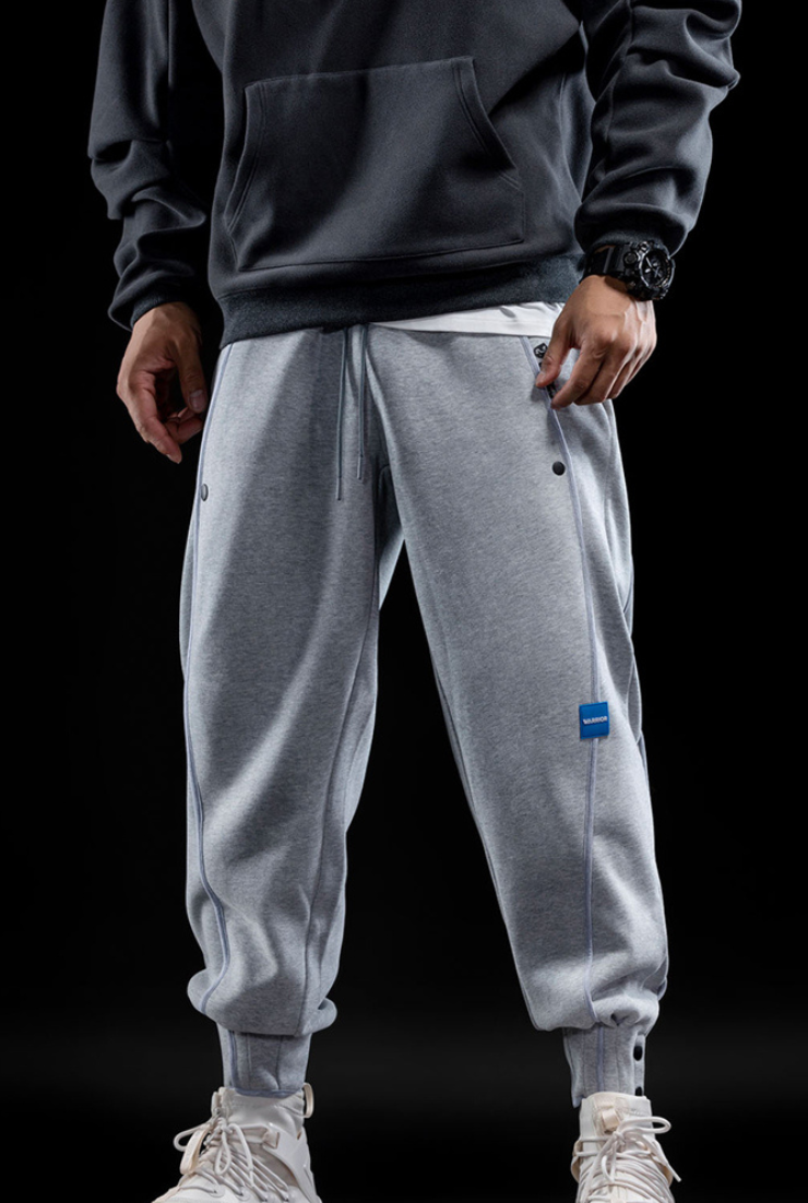 Two-tone fleece pants.WARRIOR