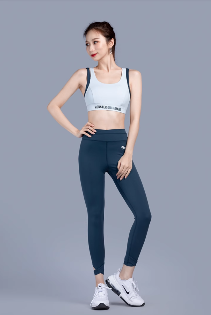 Wide straps beautiful back fitness bra