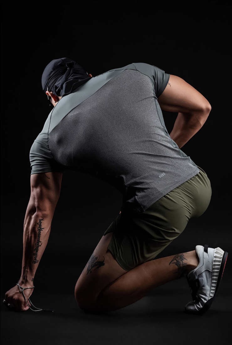 クールブリードトレーニングジップTシャツ