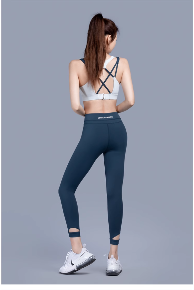 Wide straps beautiful back fitness bra