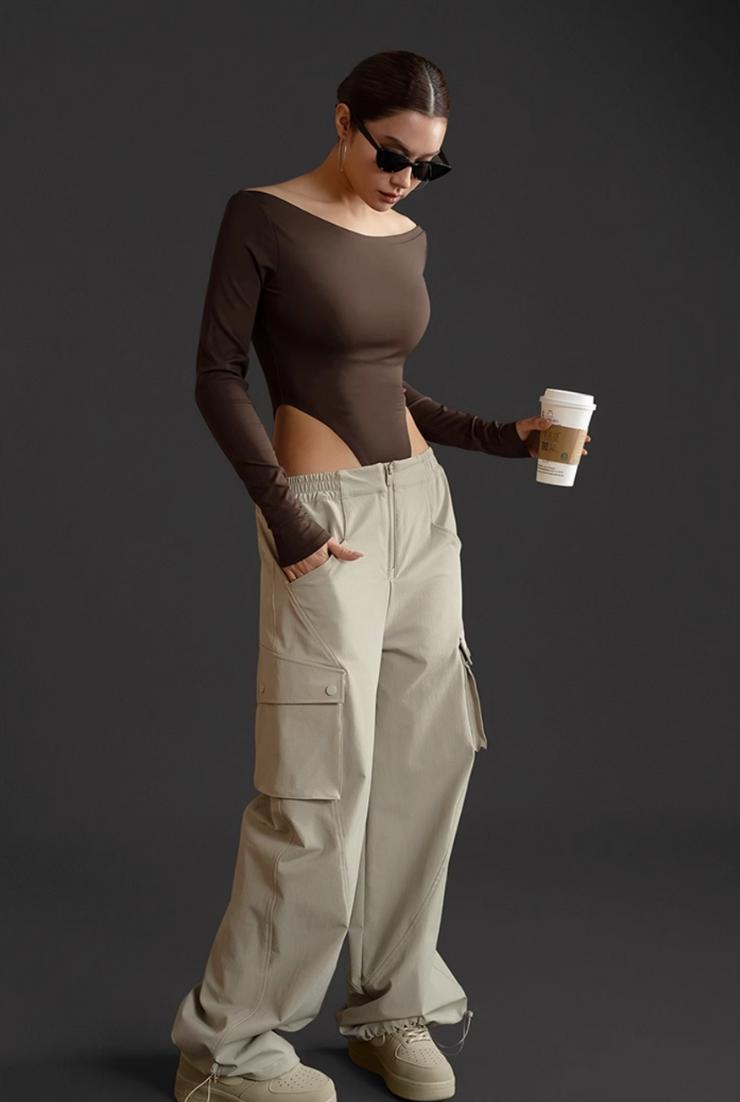 ハイスリット バックレス ロングスリーブボディスーツ