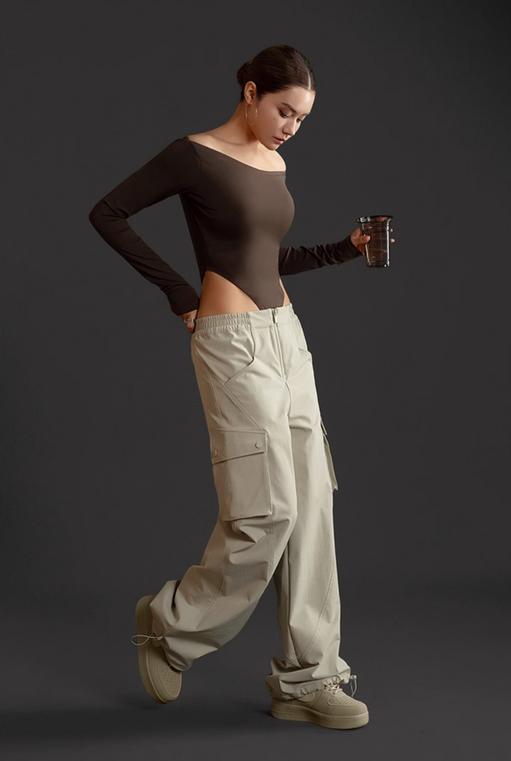 ハイスリット バックレス ロングスリーブボディスーツ