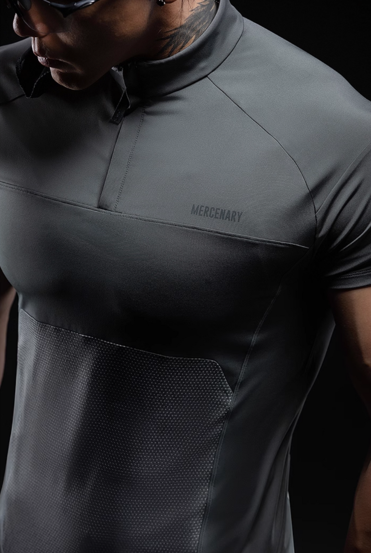 クールブリードトレーニングジップTシャツ