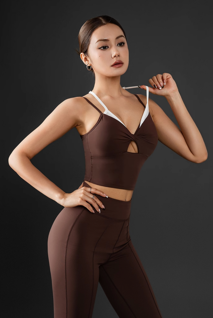 ツイストデザイン スポーツセットアップ