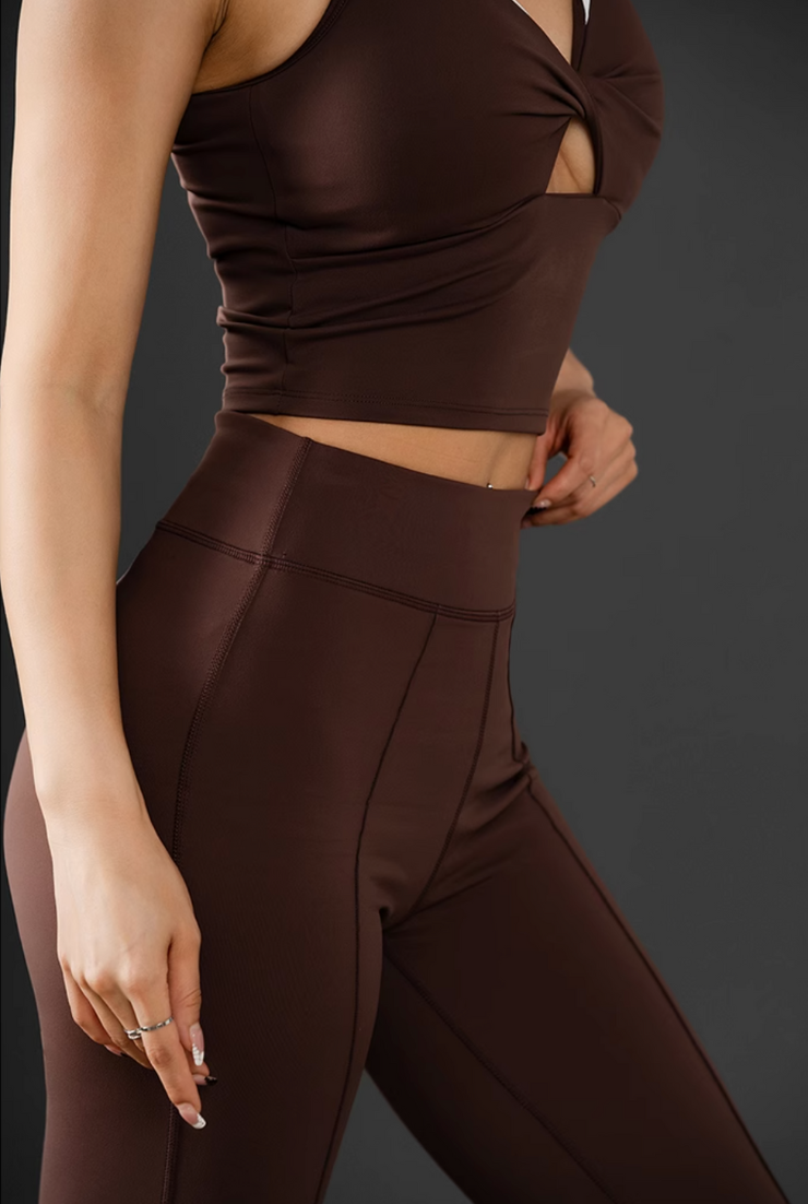 ツイストデザイン スポーツセットアップ