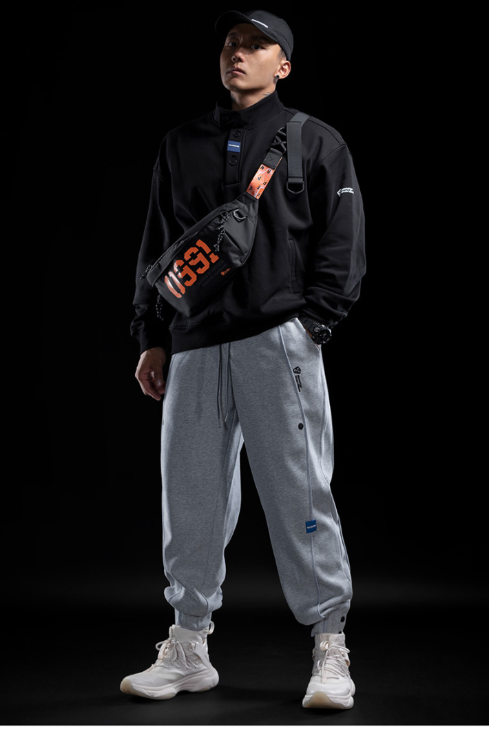 Multifunctional sports waist bag