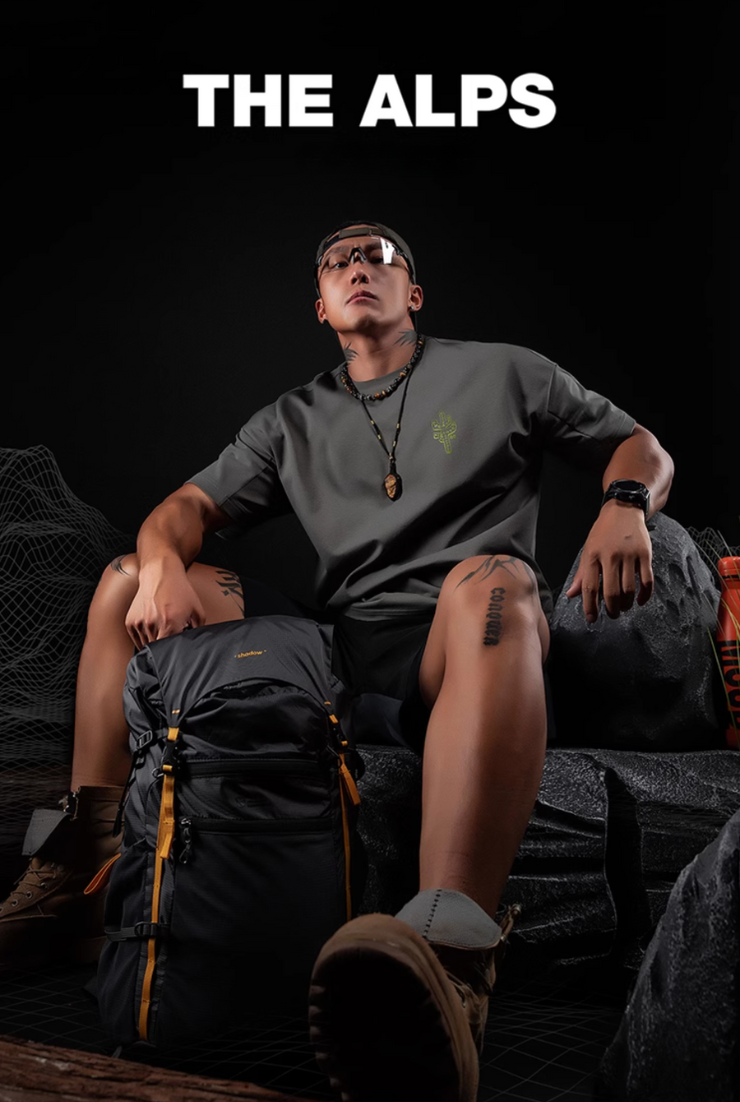 アウトドアグラフィックTシャツ