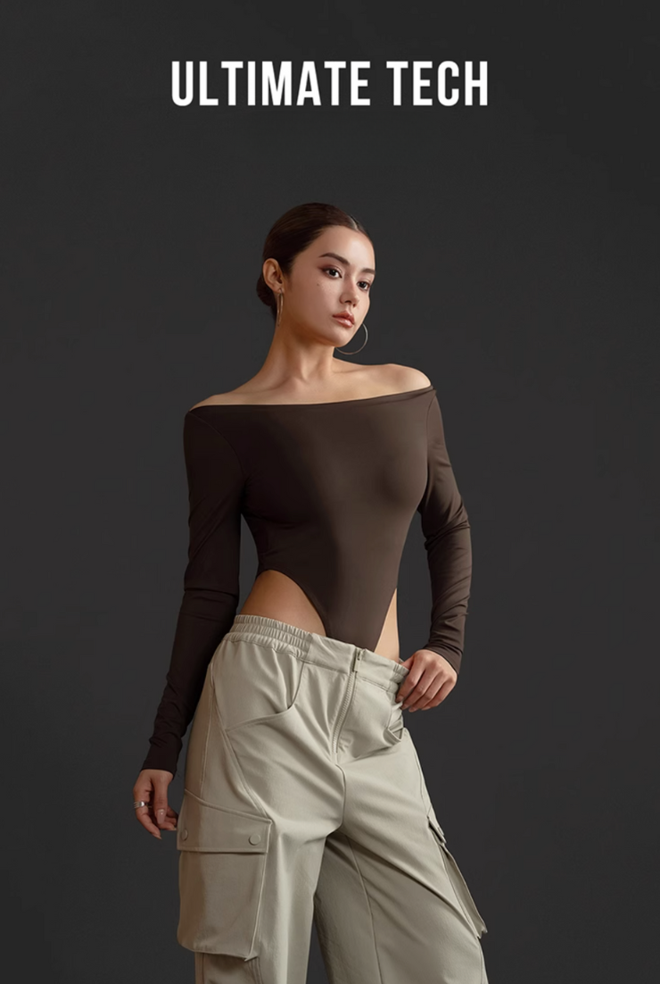 ハイスリット バックレス ロングスリーブボディスーツ