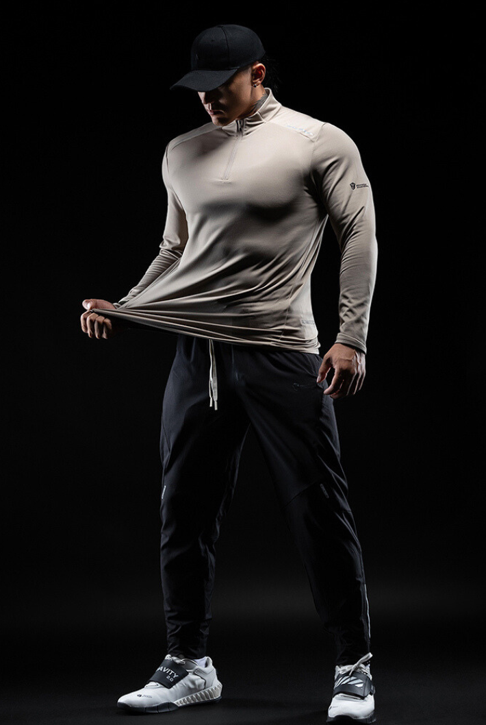 ベルベットスリムフィットロングスリーブトレーニングTシャツ