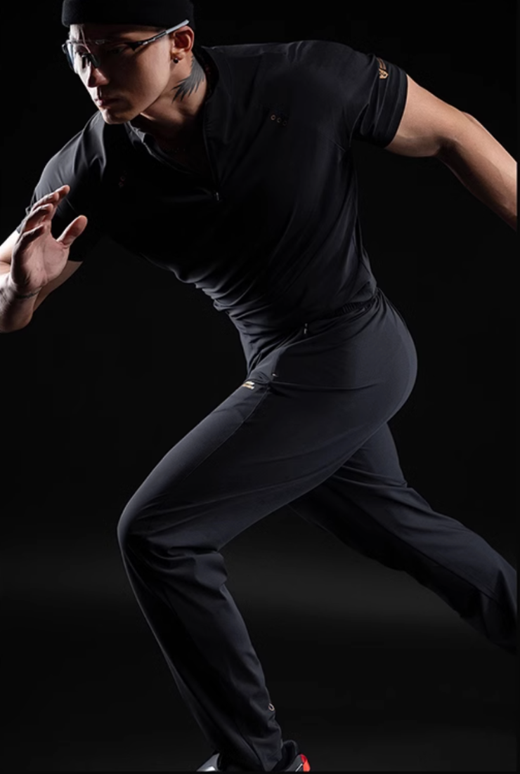 ブラック&ゴールド ストレートトレーニングパンツ