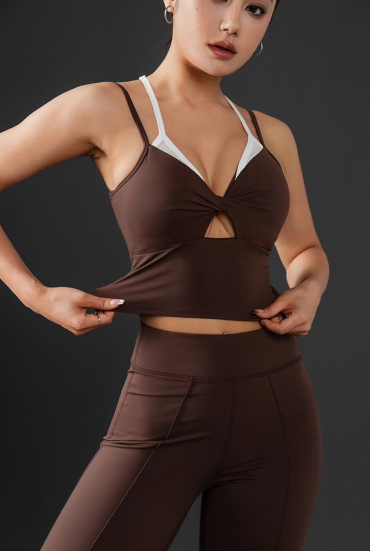 ツイストデザイン スポーツセットアップ