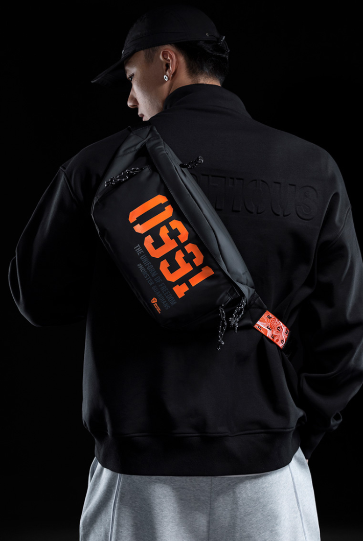 Multifunctional sports waist bag