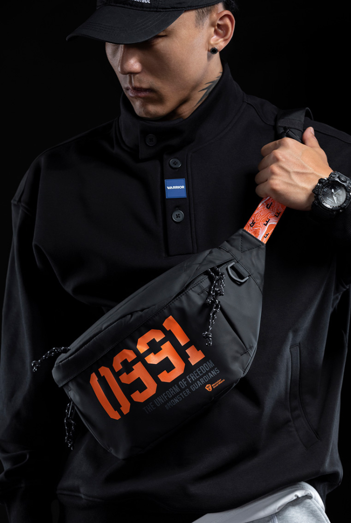 Multifunctional sports waist bag