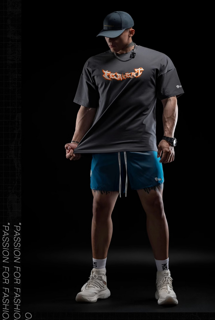 アーバンフリーフロー グラフィックTシャツ