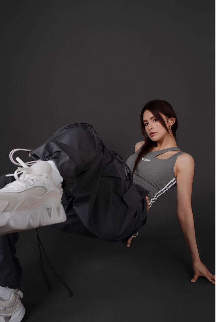 アシンメトリー ブラパッド付きタンクトップ