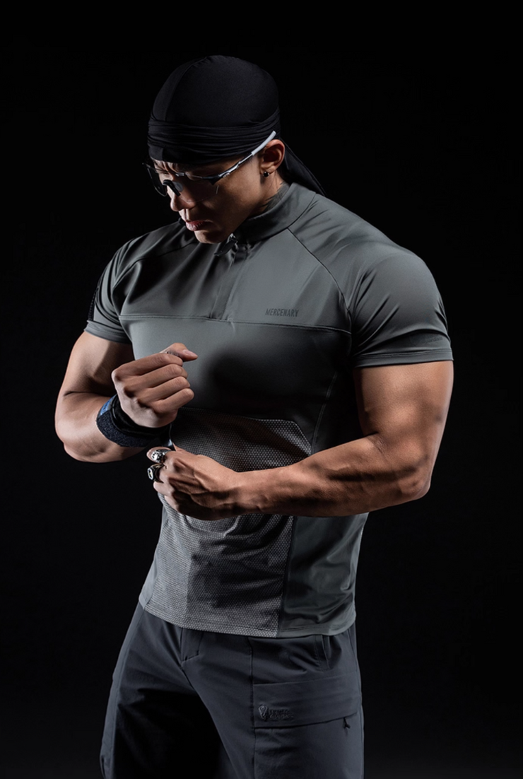 クールブリードトレーニングジップTシャツ