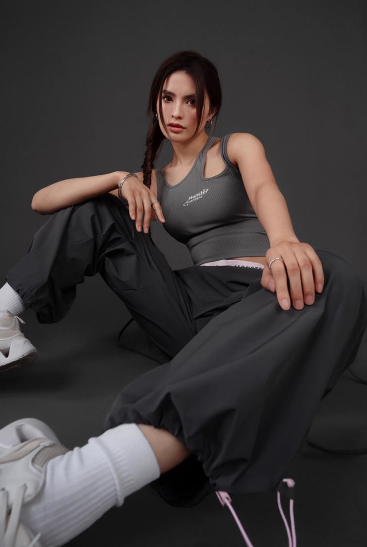 アシンメトリー ブラパッド付きタンクトップ