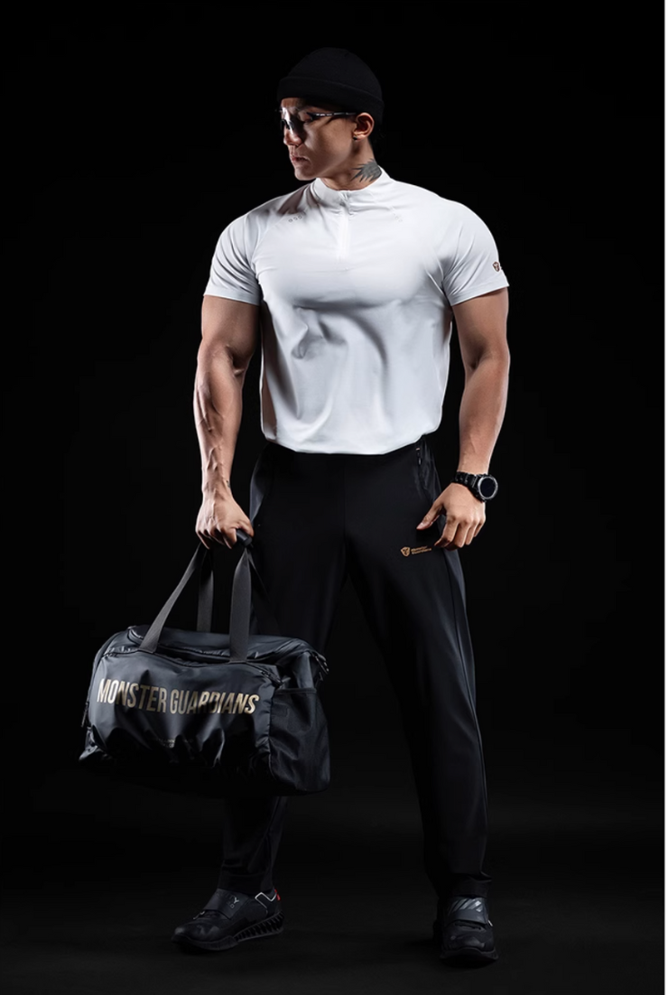 ブラック&ゴールド ストレートトレーニングパンツ