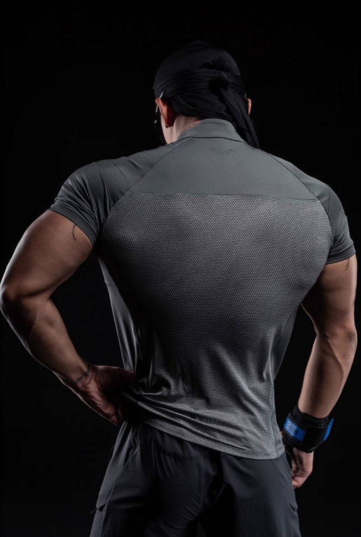 クールブリードトレーニングジップTシャツ