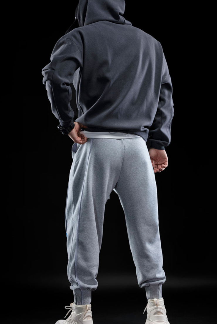 Two-tone fleece pants.WARRIOR