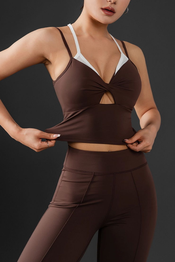 ツイストデザイン スポーツセットアップ