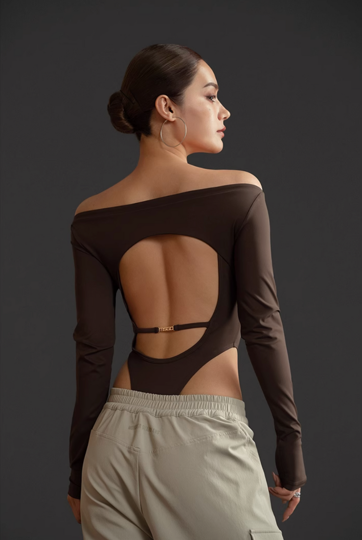 ハイスリット バックレス ロングスリーブボディスーツ