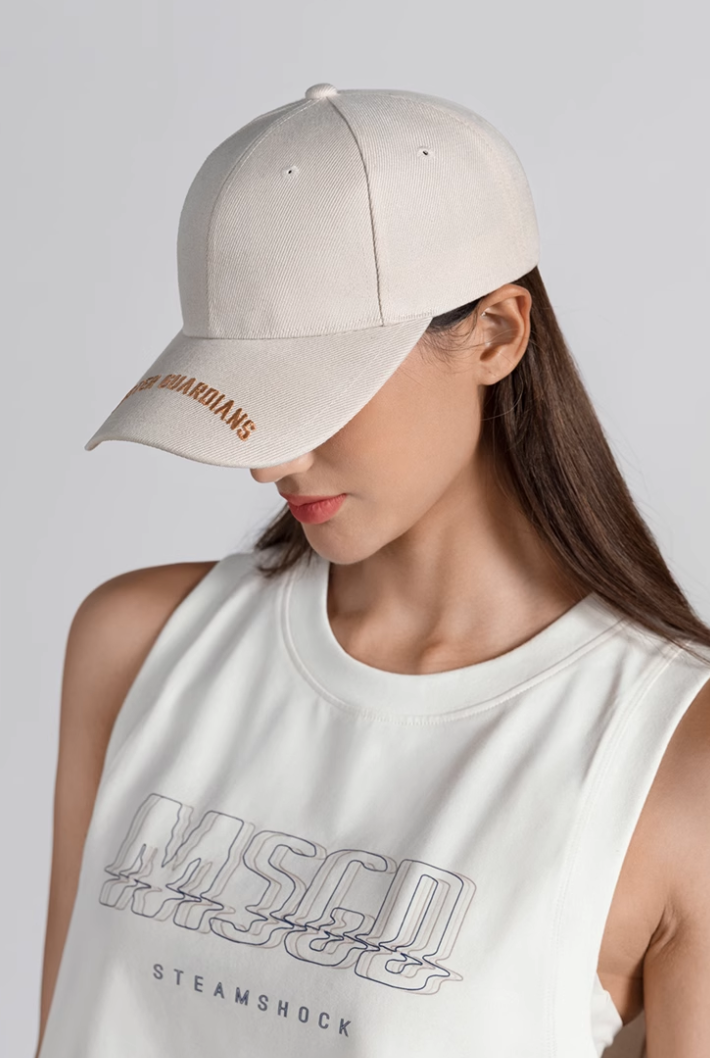 Embroidered logo curved brim cap