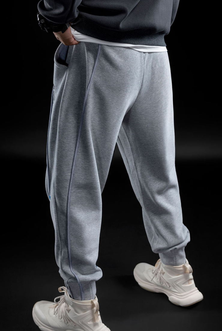 Two-tone fleece pants.WARRIOR