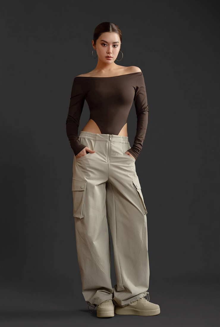 ハイスリット バックレス ロングスリーブボディスーツ