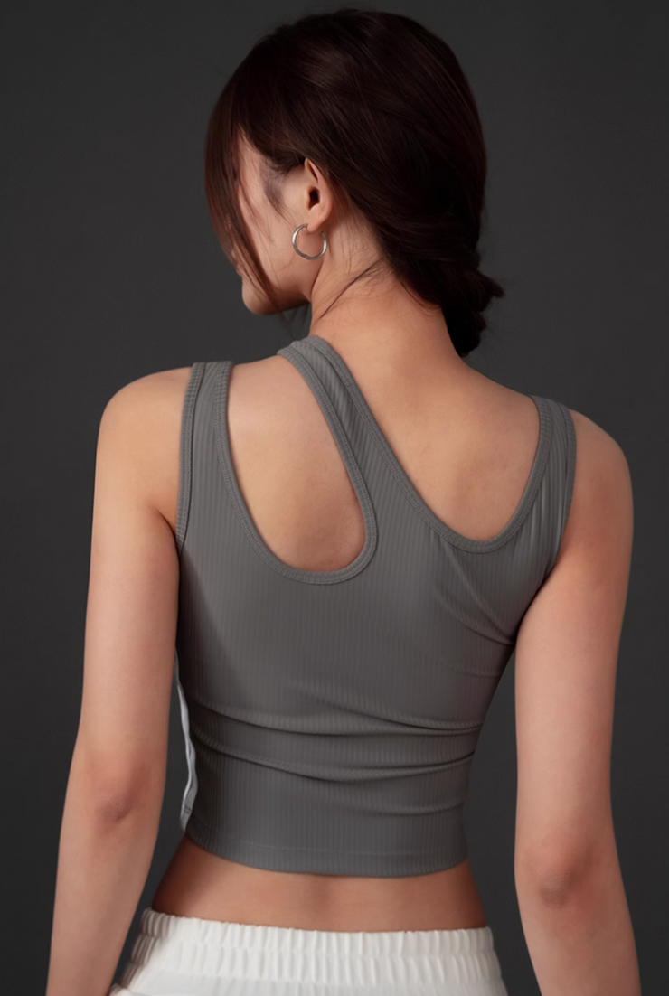 アシンメトリー ブラパッド付きタンクトップ