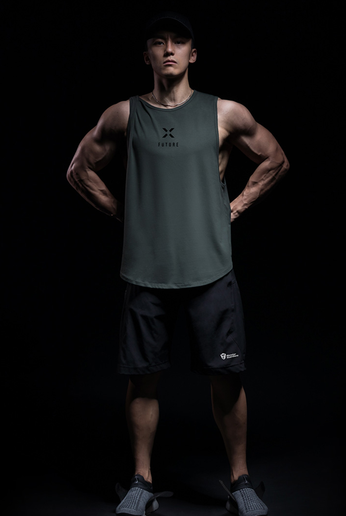 training logo tank top