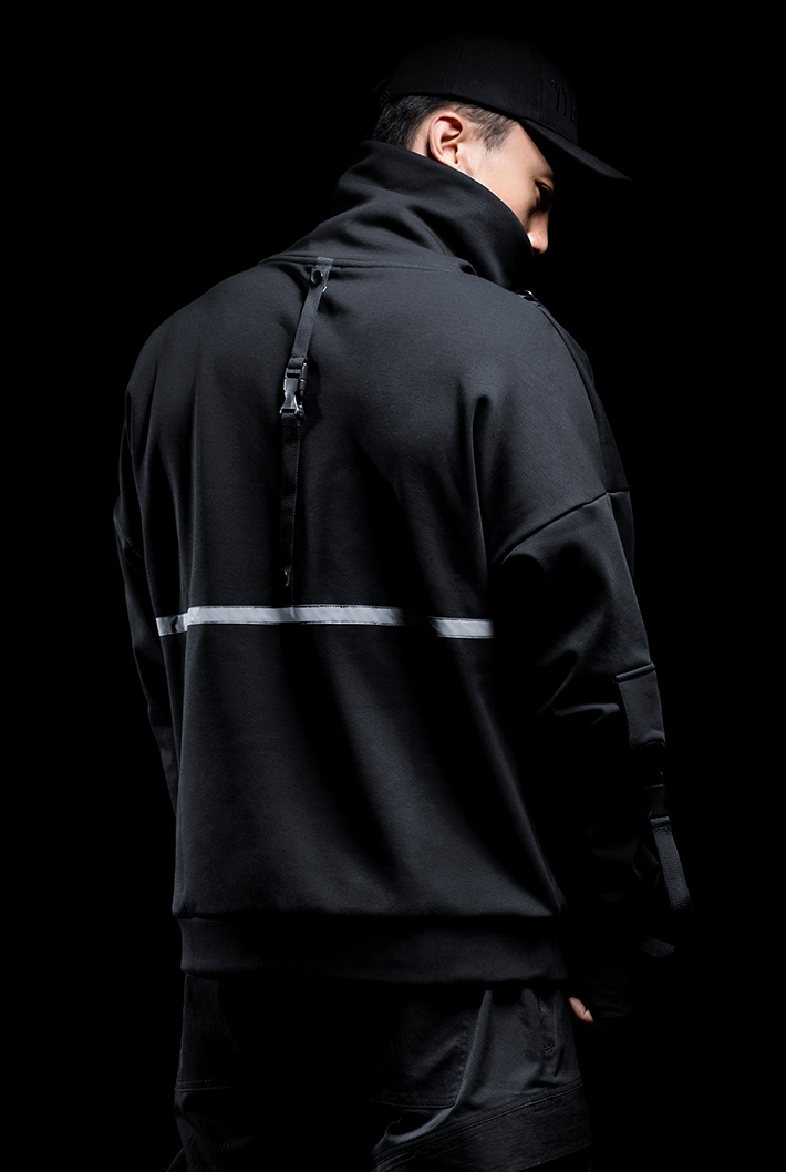 buckle high neck pullover