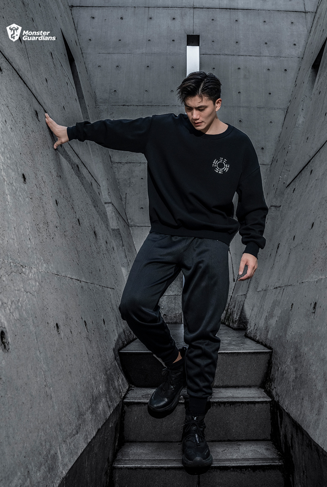 round neck sports sweater
