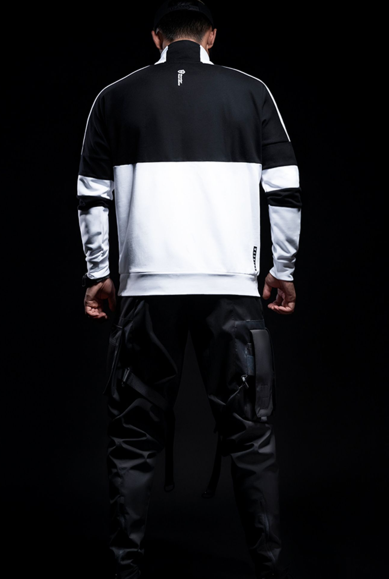 Sports fitness pullover, WARRIOR
