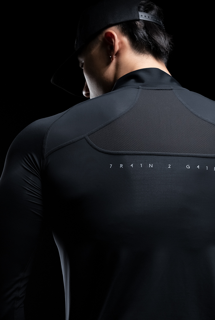 軽量ハイストレッチトレーニングウェア