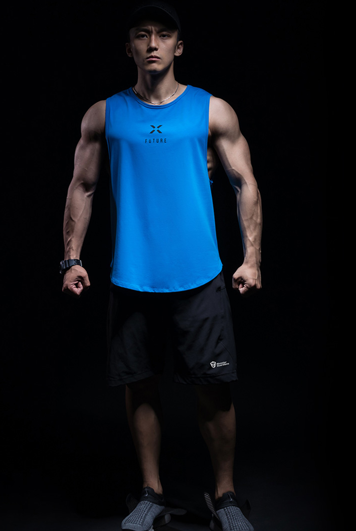 training logo tank top