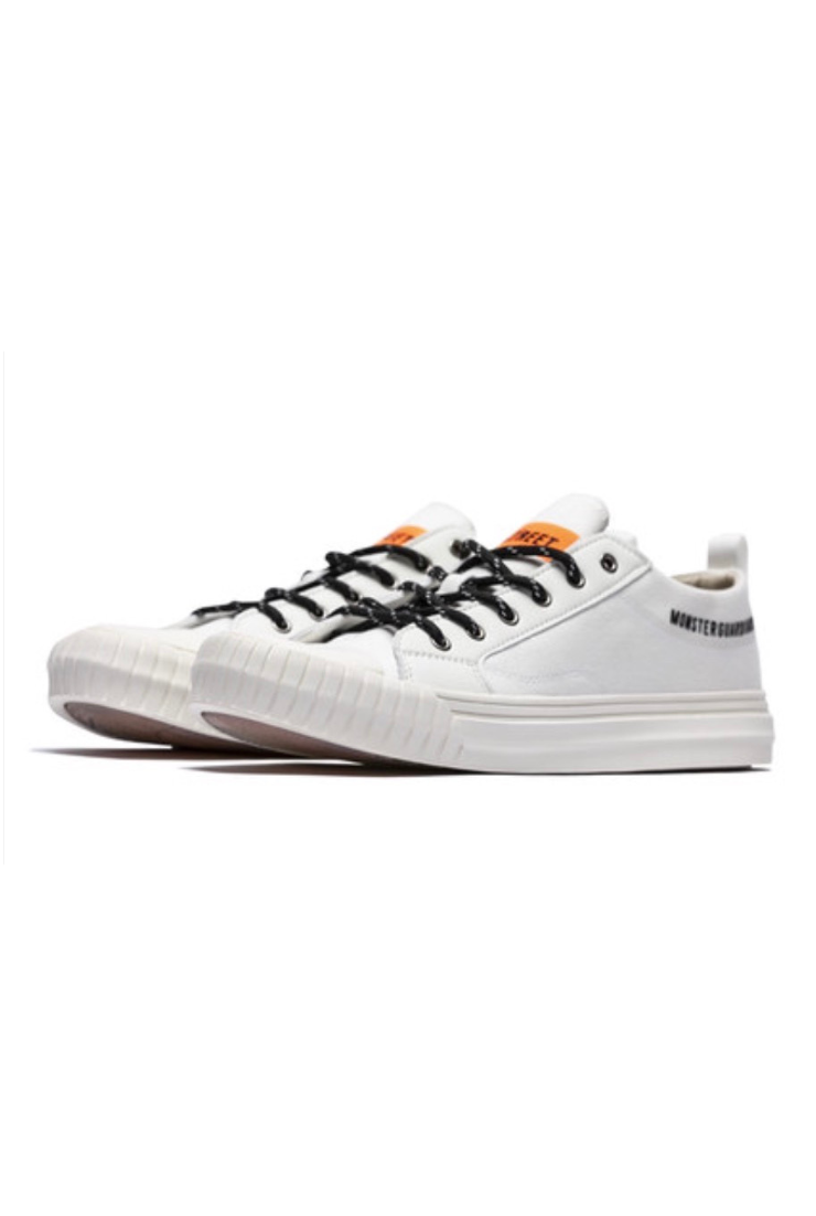 low-cut canvas sneakers