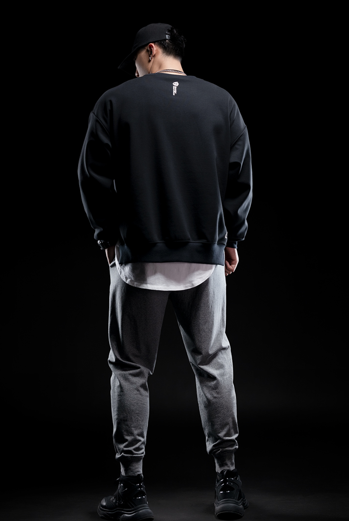round neck sports sweater