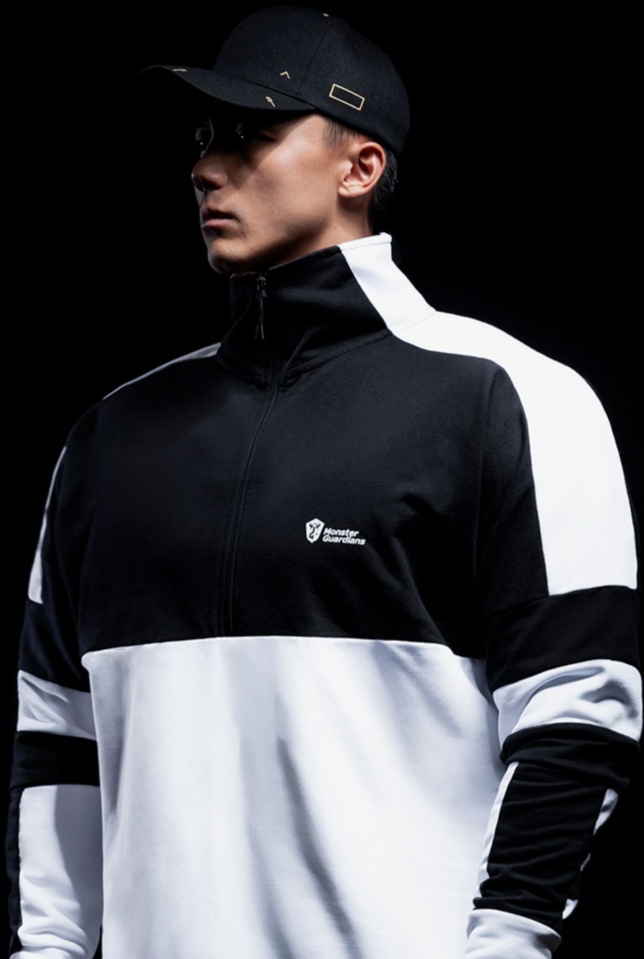 Sports fitness pullover, WARRIOR