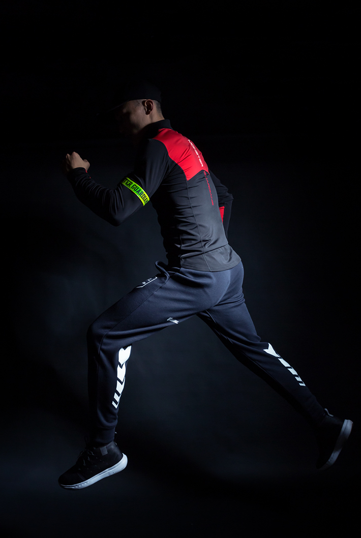 velvet running zip wear